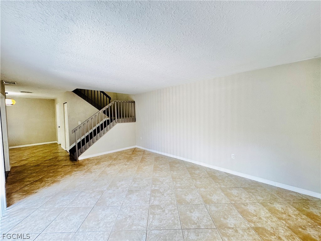 5205 Cedarbend Drive #4 Fort Myers FL 33919 2026012448 image4