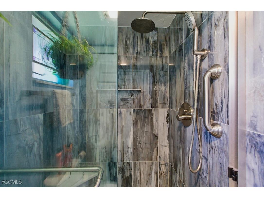 5205 York Court Cape Coral FL 33904 2025013788 image23