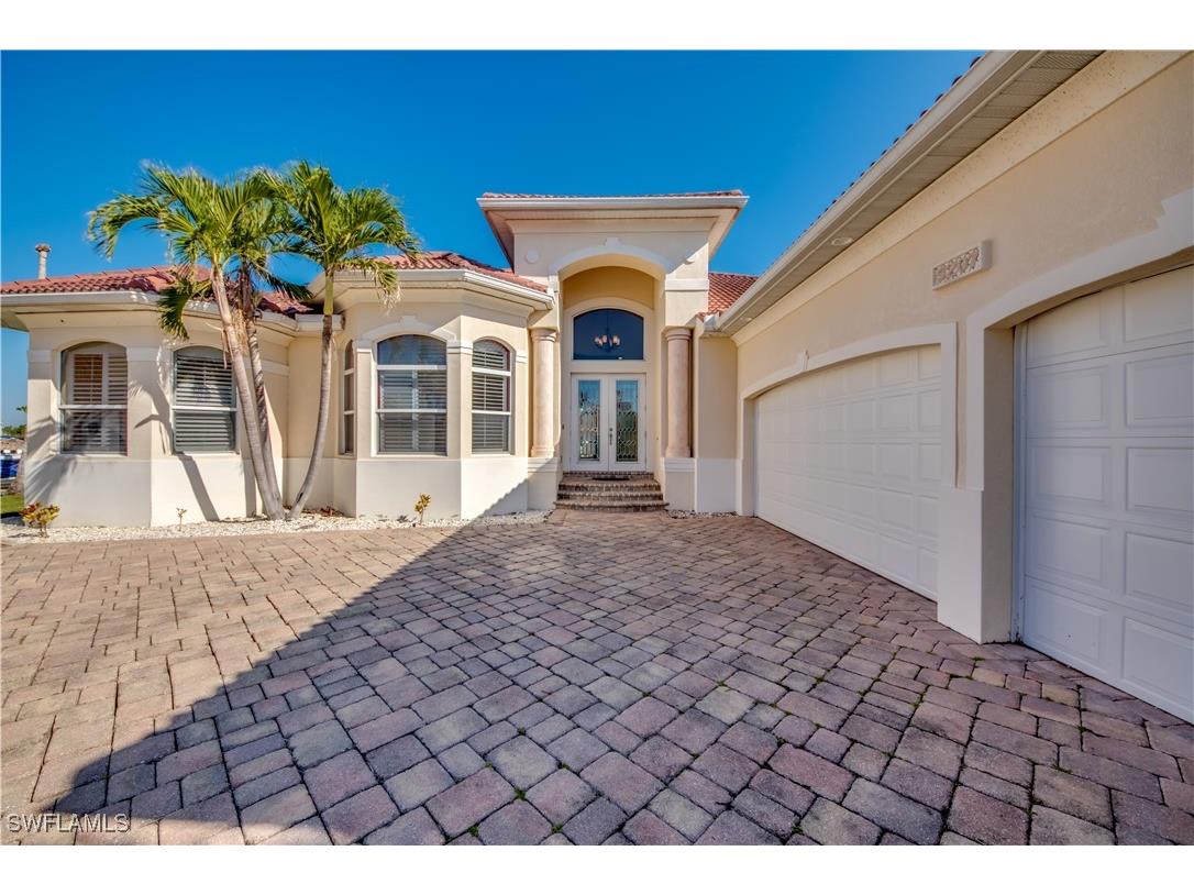 5207 Nautilus Drive Cape Coral FL 33904 224087853 image1