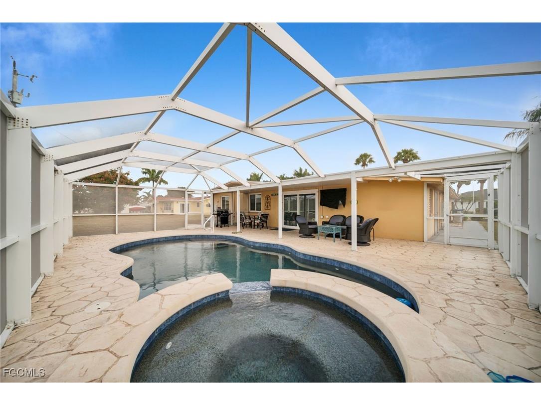 5208 Wilmington Court Cape Coral FL 33904 2026003880 image2
