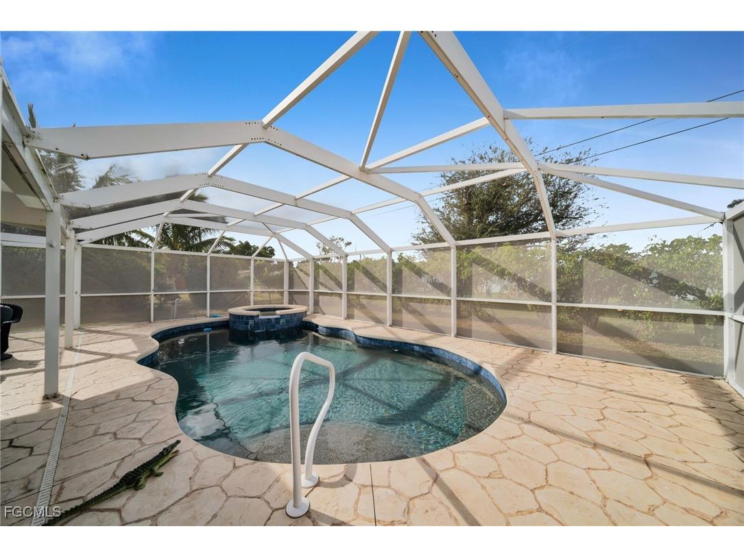 5208 Wilmington Court Cape Coral FL 33904 2026003880 image25