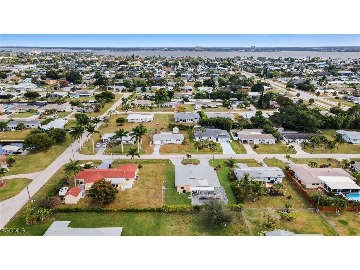 5208 Wilmington Court Cape Coral FL 33904 2026003880 image34