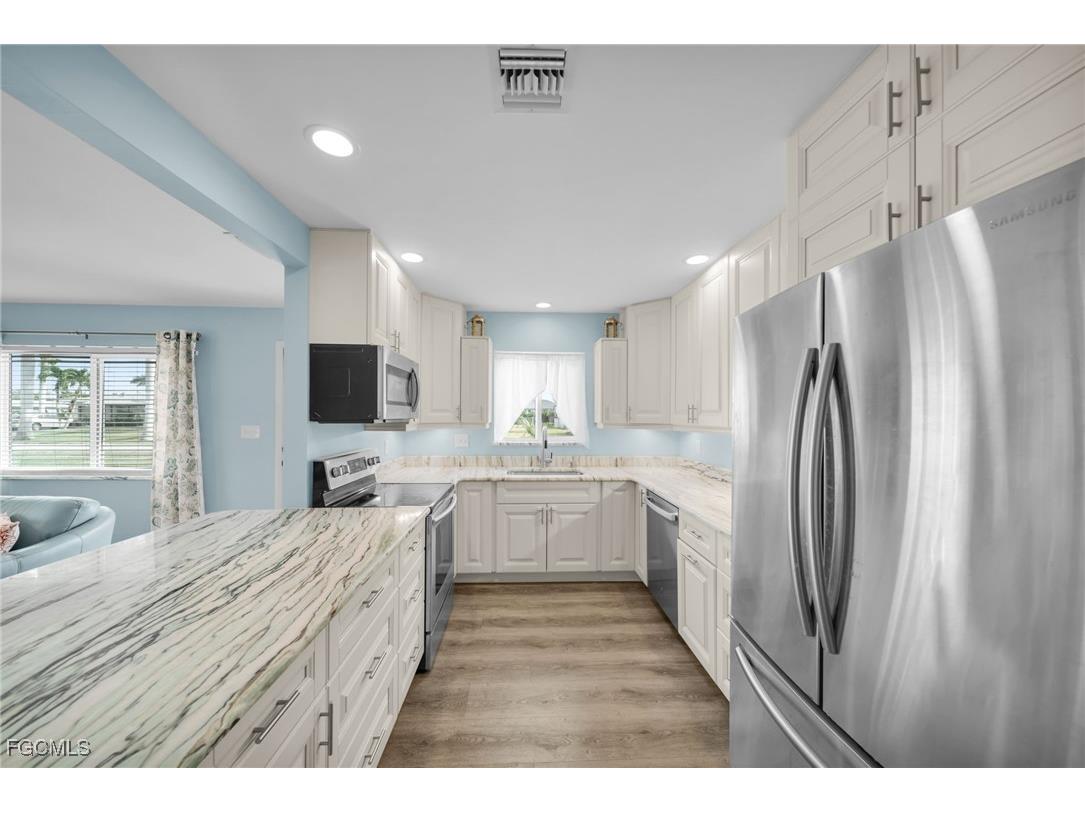 5208 Wilmington Court Cape Coral FL 33904 2026003880 image8