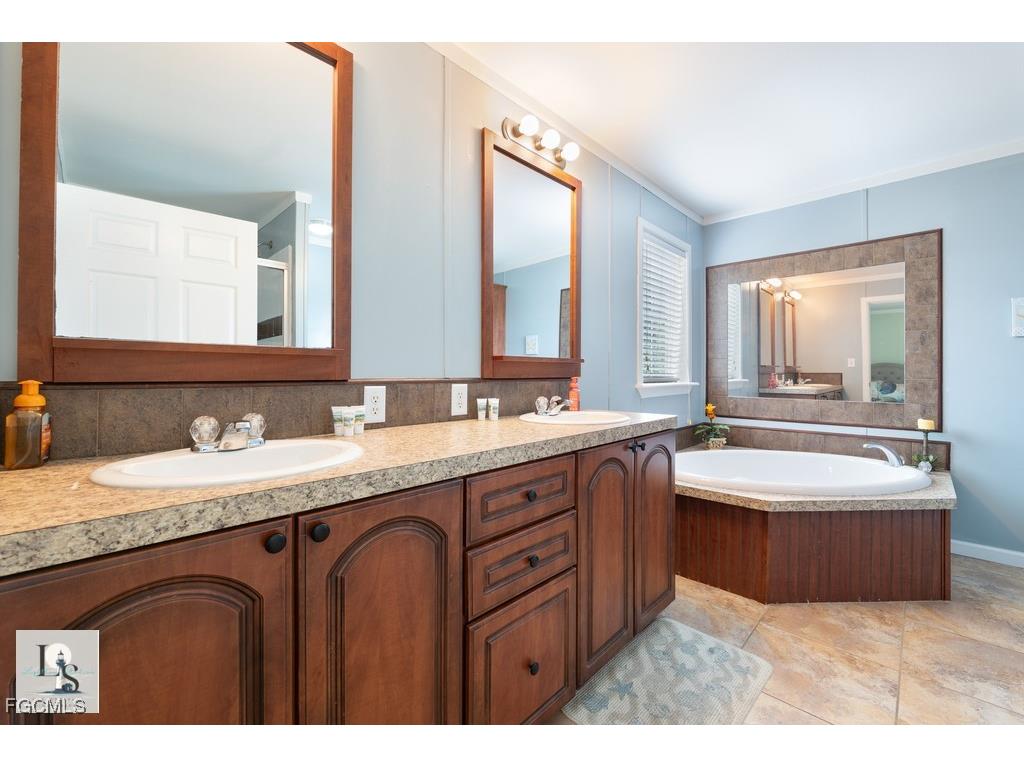 5209 Western Drive Saint James City FL 33956 2025018270 image11
