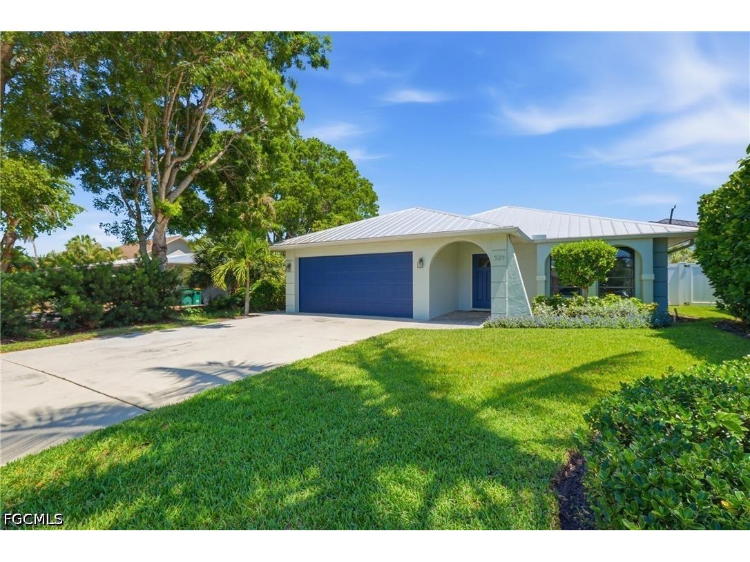 521 102nd Avenue N Naples FL 34108 2026002247 image1