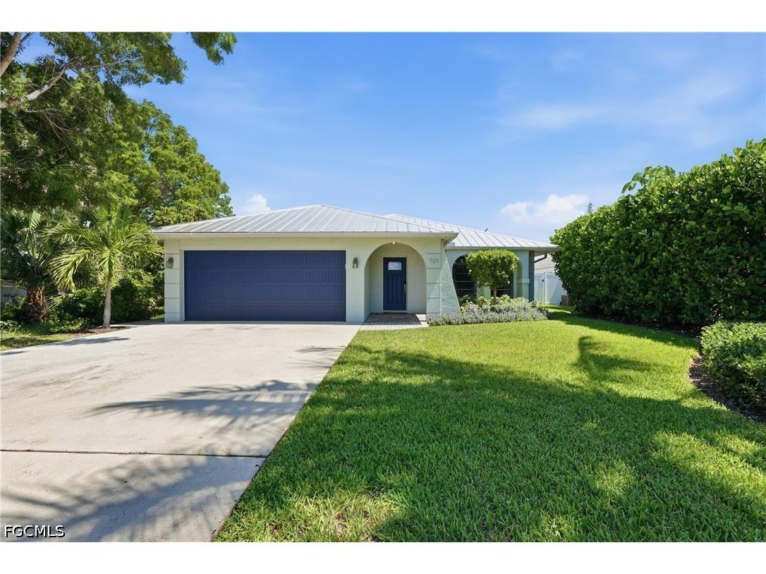 521 102nd Avenue N Naples FL 34108 2026002247 image2