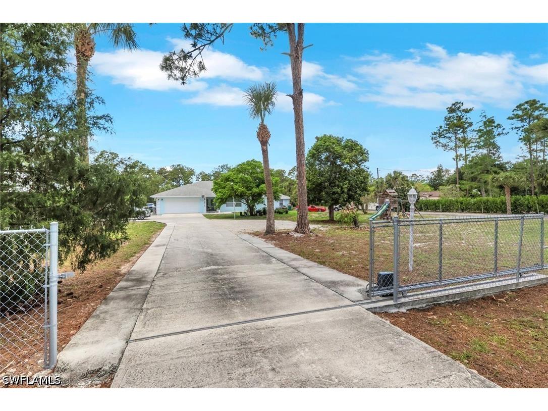 521 31st Street SW Naples FL 34117 226021445 image1