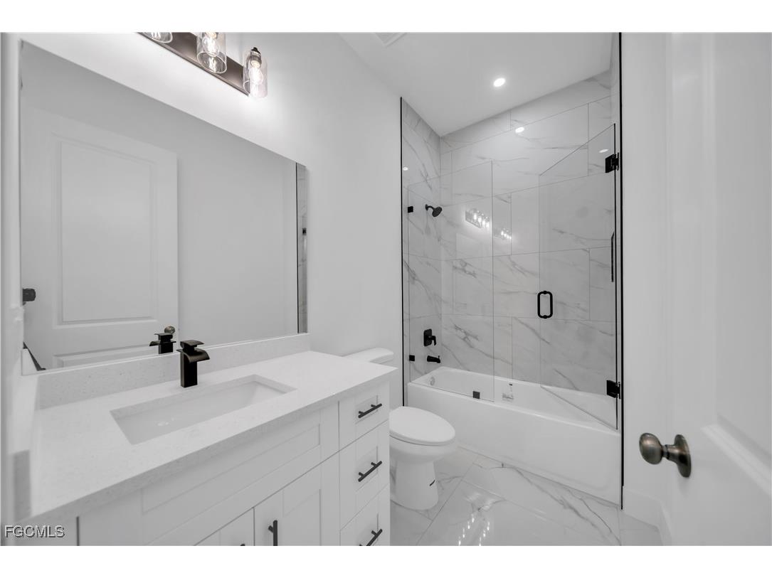 521/523 Lillon Avenue S Lehigh Acres FL 33974 2025024783 image10