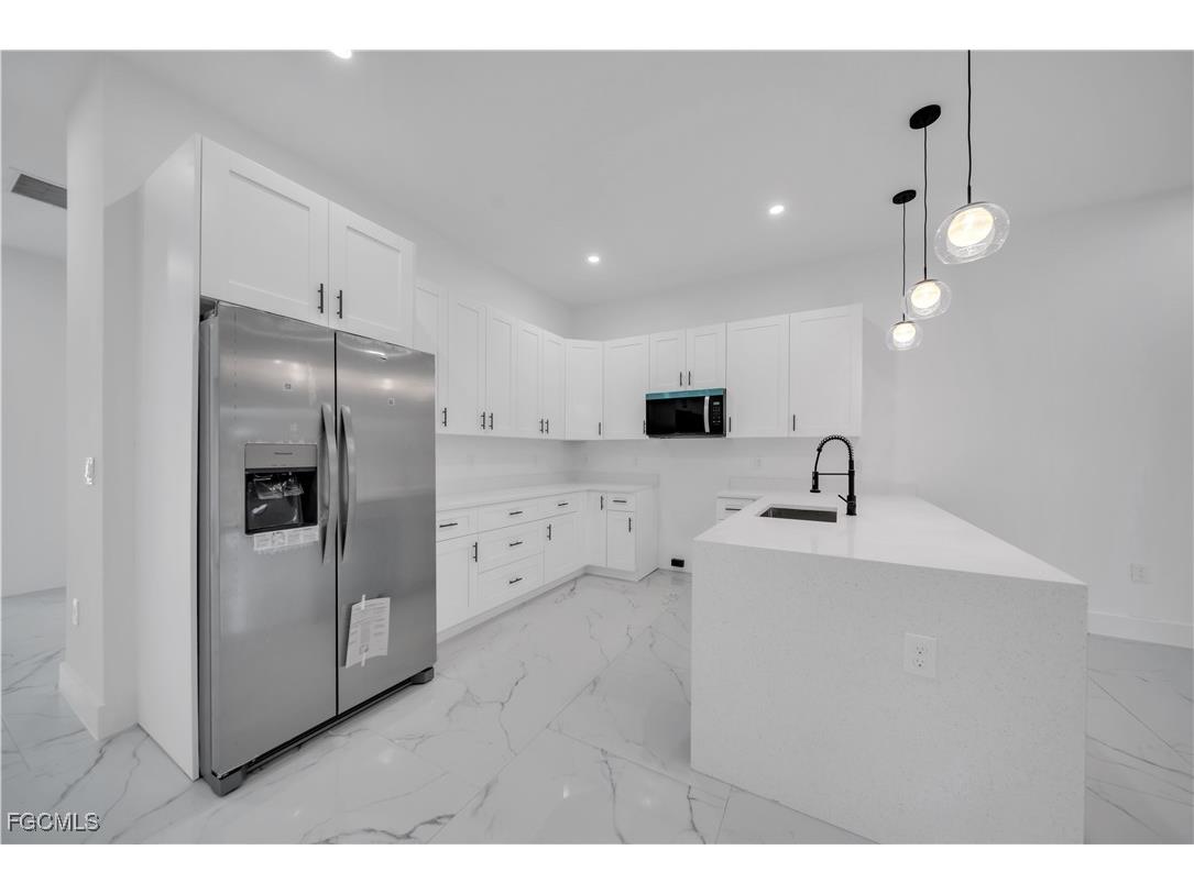 521/523 Lillon Avenue S Lehigh Acres FL 33974 2025024783 image11