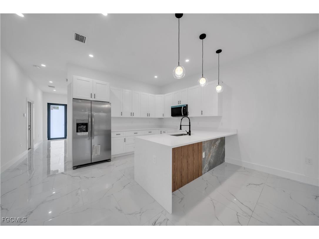 521/523 Lillon Avenue S Lehigh Acres FL 33974 2025024783 image12