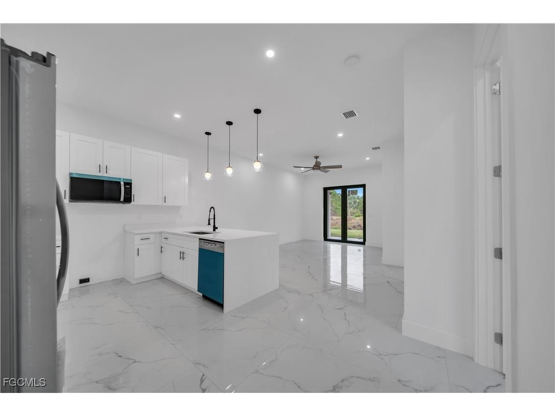 521/523 Lillon Avenue S Lehigh Acres FL 33974 2025024783 image15