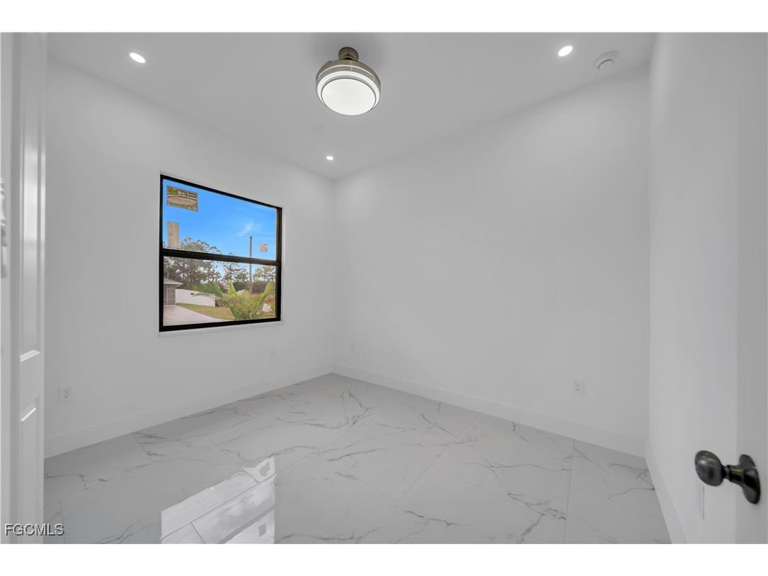 521/523 Lillon Avenue S Lehigh Acres FL 33974 2025024783 image29