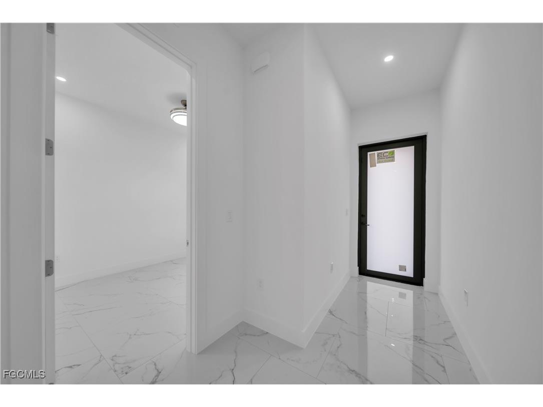 521/523 Lillon Avenue S Lehigh Acres FL 33974 2025024783 image6