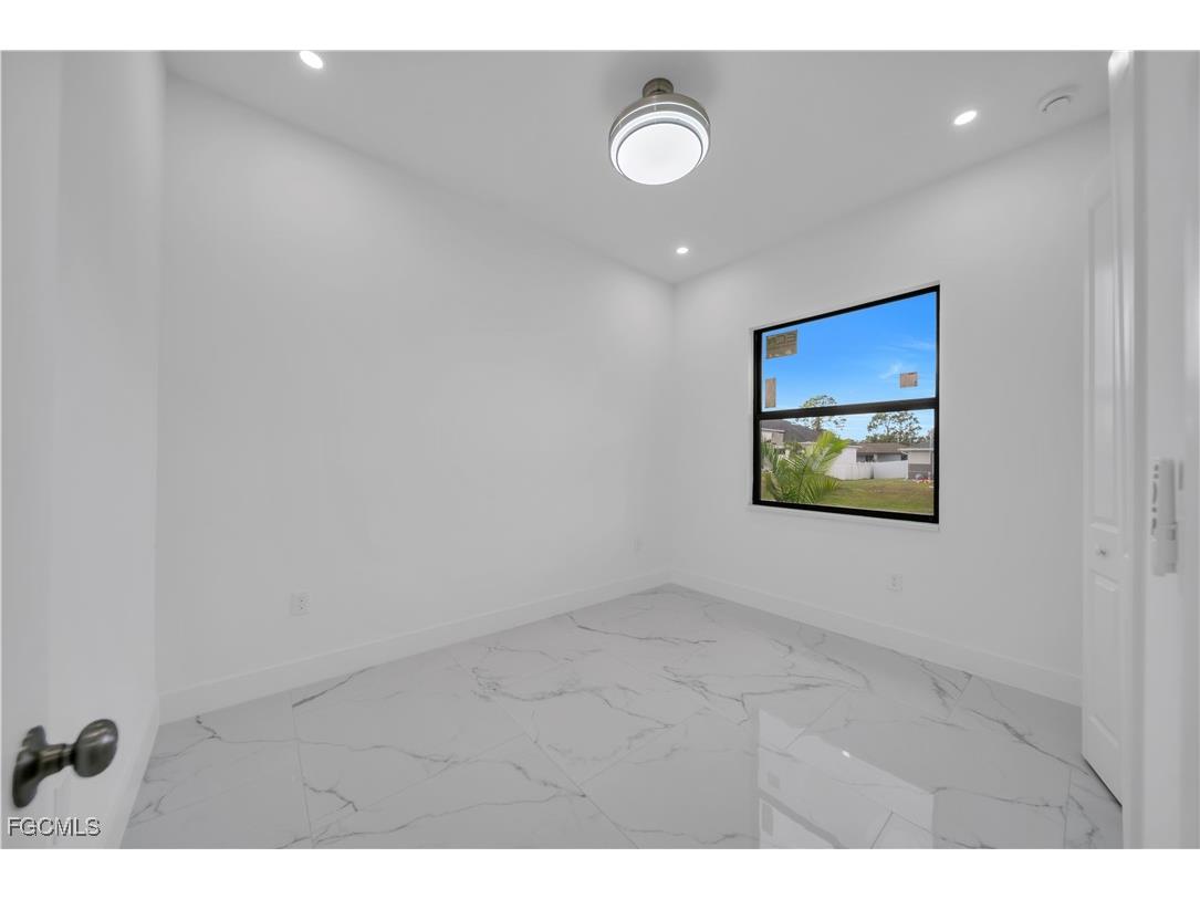 521/523 Lillon Avenue S Lehigh Acres FL 33974 2025024783 image7