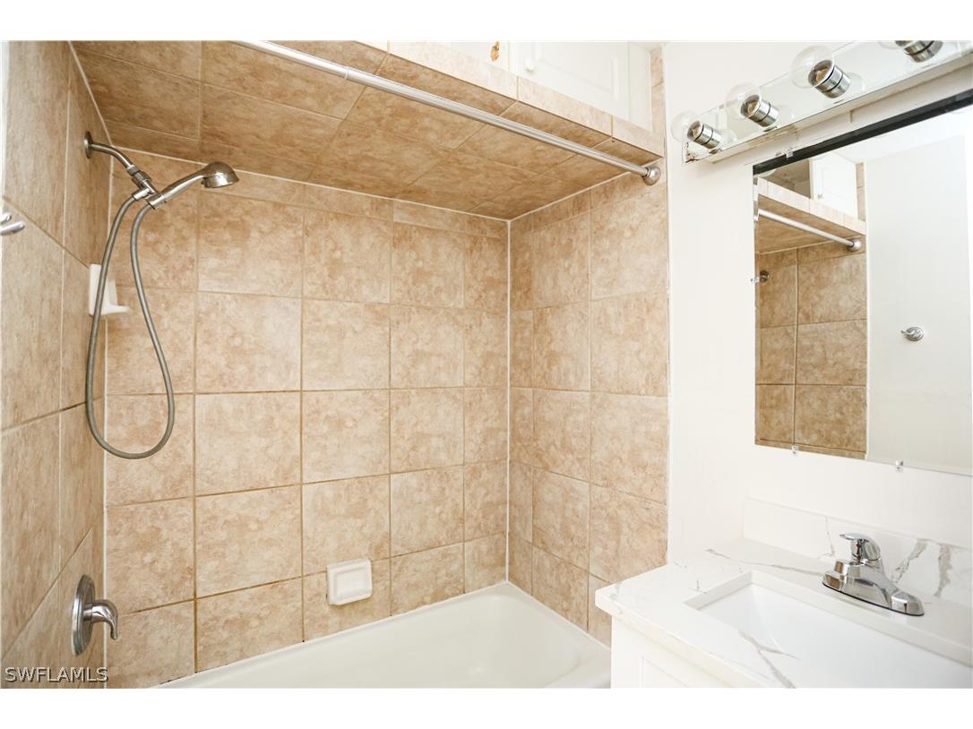 521 96th Avenue N #B Naples FL 34108 226012228 image10