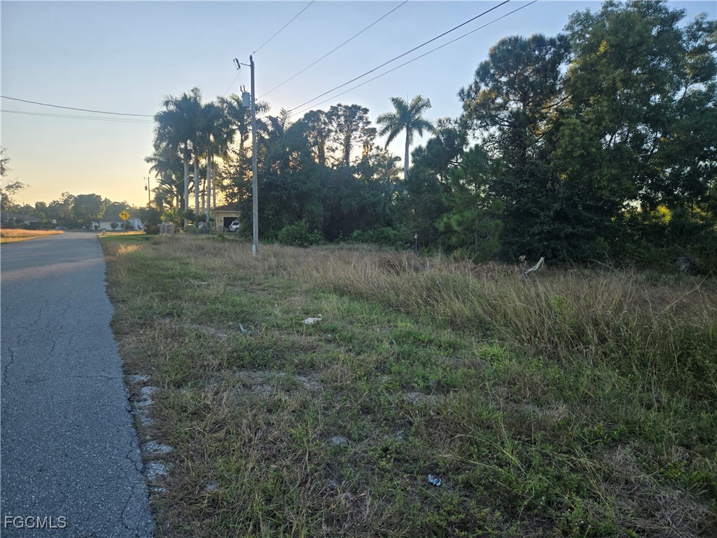 521 Denbigshire Street Lehigh Acres FL 33974 2025020577 image3