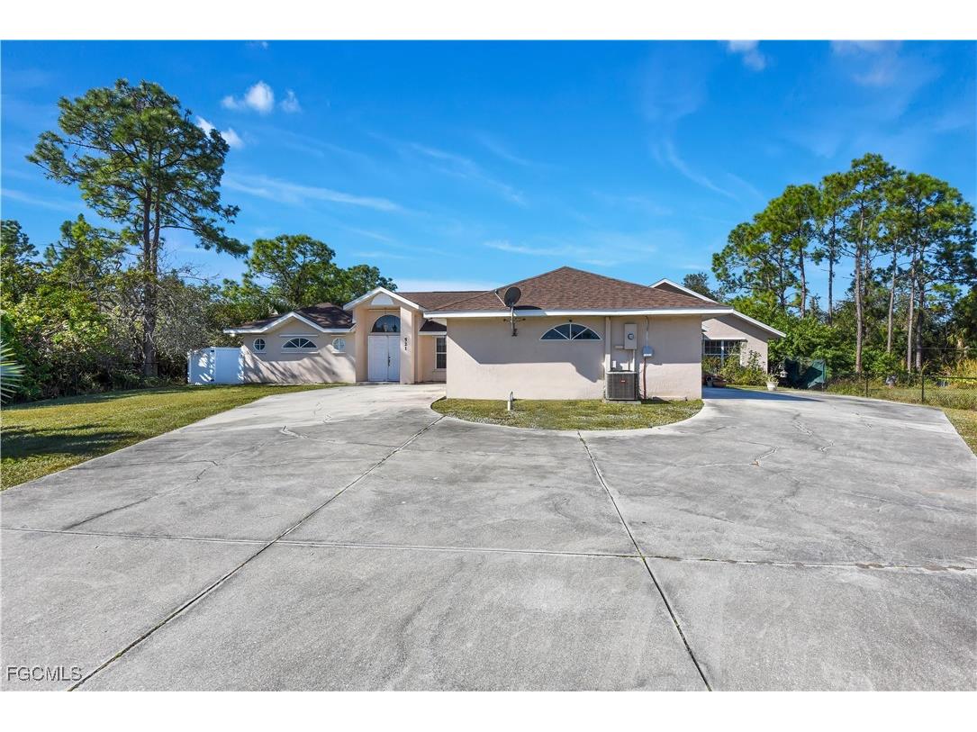 521 Grant Avenue Lehigh Acres FL 33972 2025020732 image3