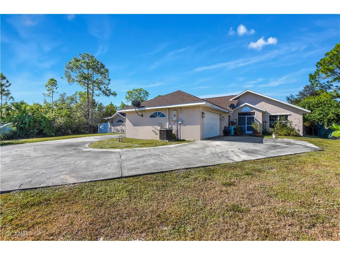 521 Grant Avenue Lehigh Acres FL 33972 2025020732 image4