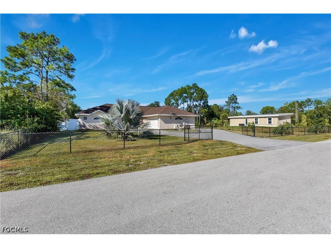 521 Grant Avenue Lehigh Acres FL 33972 2026014561 image1