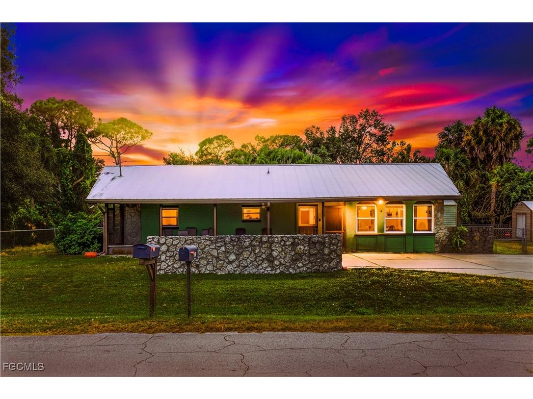 521 Monterey Street North Fort Myers FL 33903 2025023296 image1