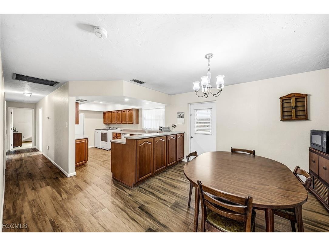 521 Monterey Street North Fort Myers FL 33903 2025023296 image11