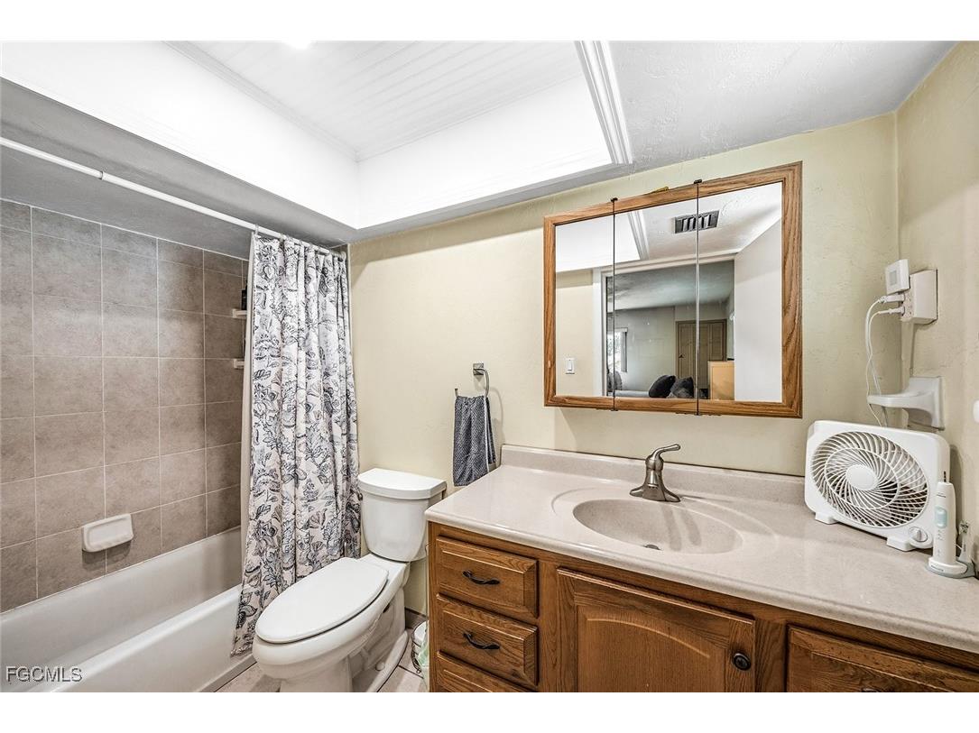 521 Monterey Street North Fort Myers FL 33903 2025023296 image17
