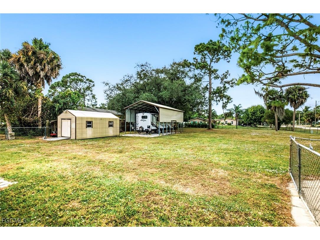 521 Monterey Street North Fort Myers FL 33903 2025023296 image20