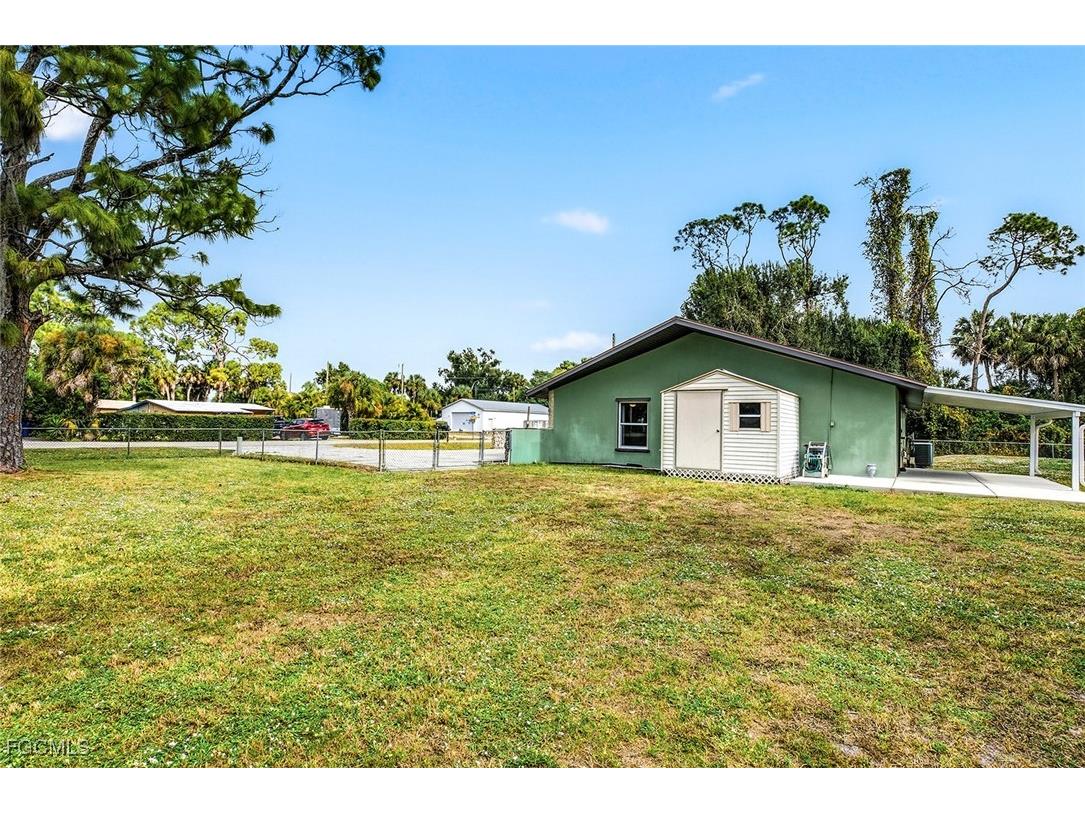 521 Monterey Street North Fort Myers FL 33903 2025023296 image21