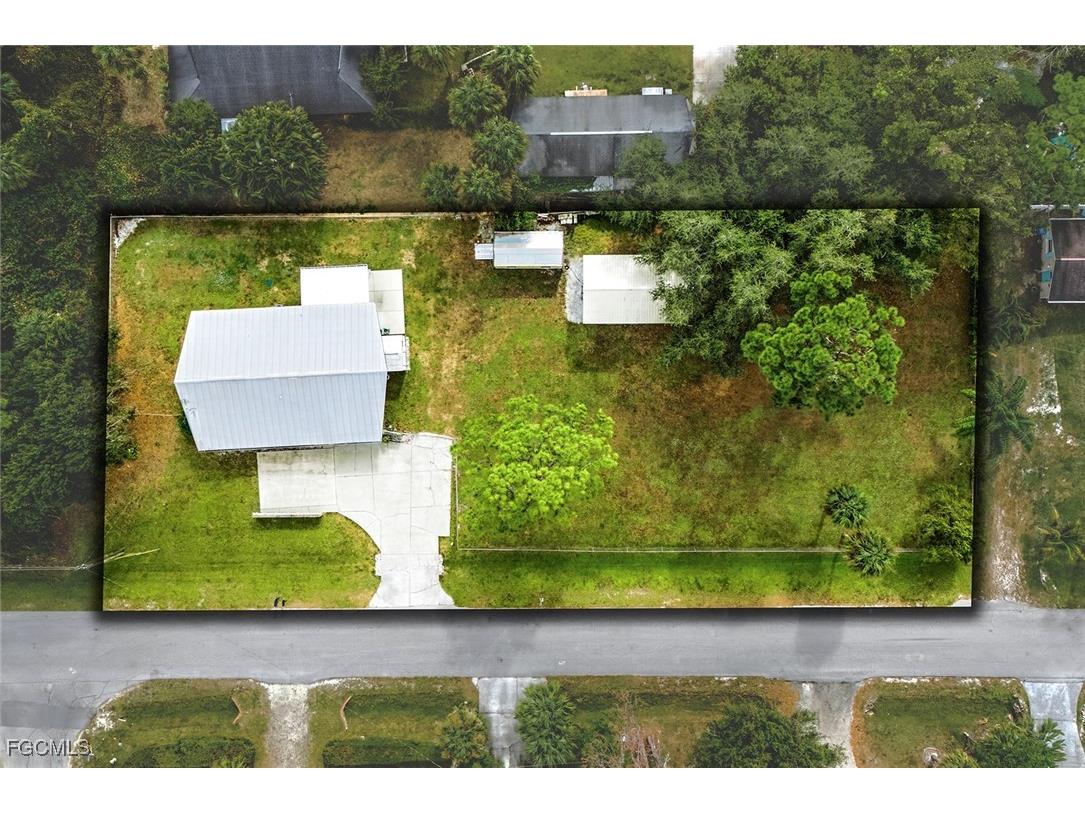 521 Monterey Street North Fort Myers FL 33903 2025023296 image4