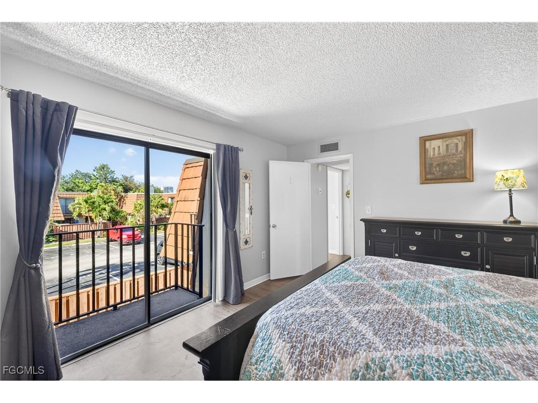 5210 Cedarbend Drive #4 Fort Myers FL 33919 2026000888 image18