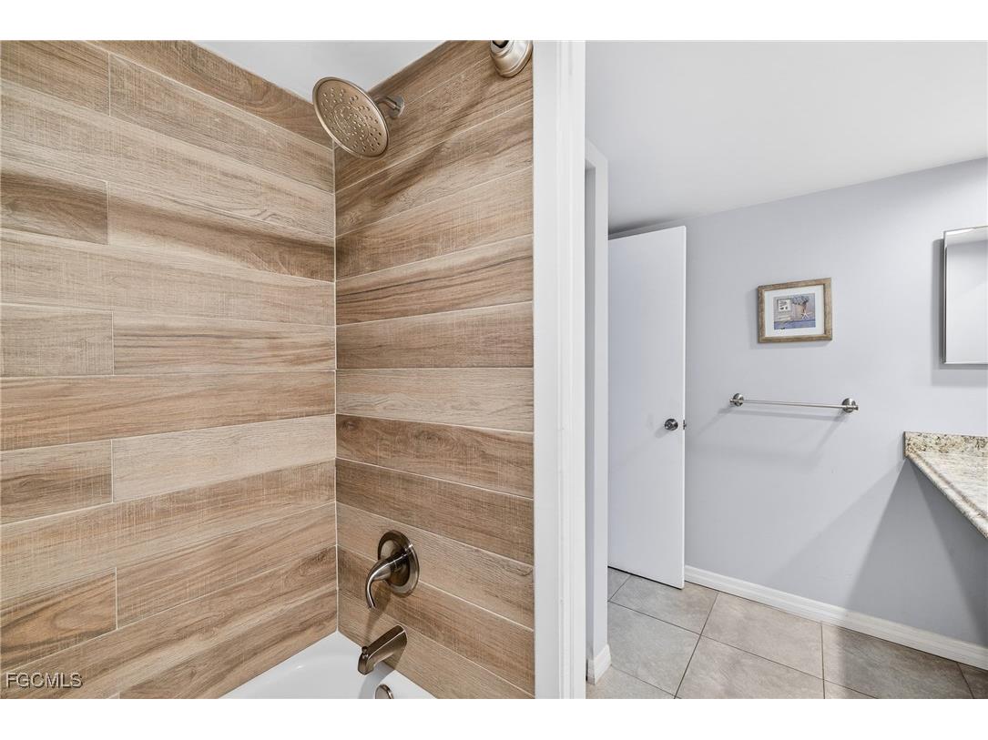 5210 Cedarbend Drive #4 Fort Myers FL 33919 2026000888 image20