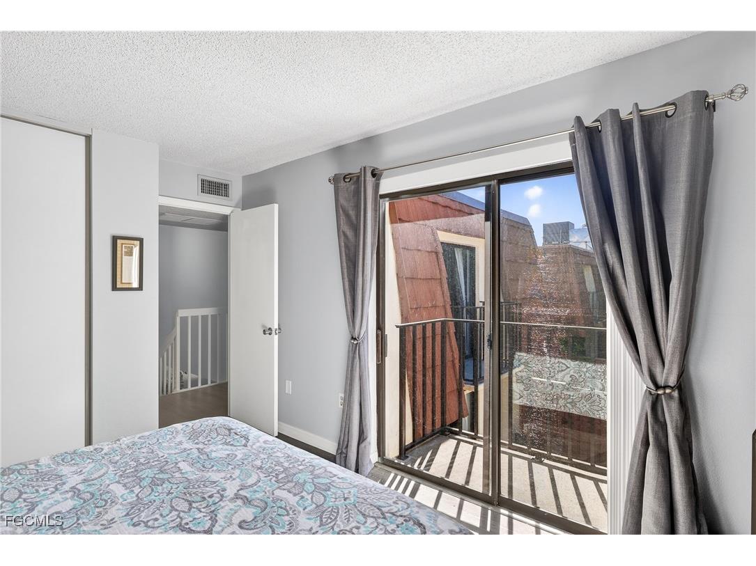 5210 Cedarbend Drive #4 Fort Myers FL 33919 2026000888 image23