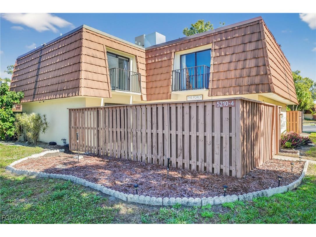 5210 Cedarbend Drive #4 Fort Myers FL 33919 2026000888 image3