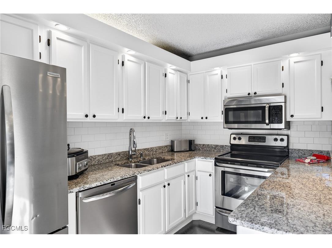 5210 Cedarbend Drive #4 Fort Myers FL 33919 2026000888 image9