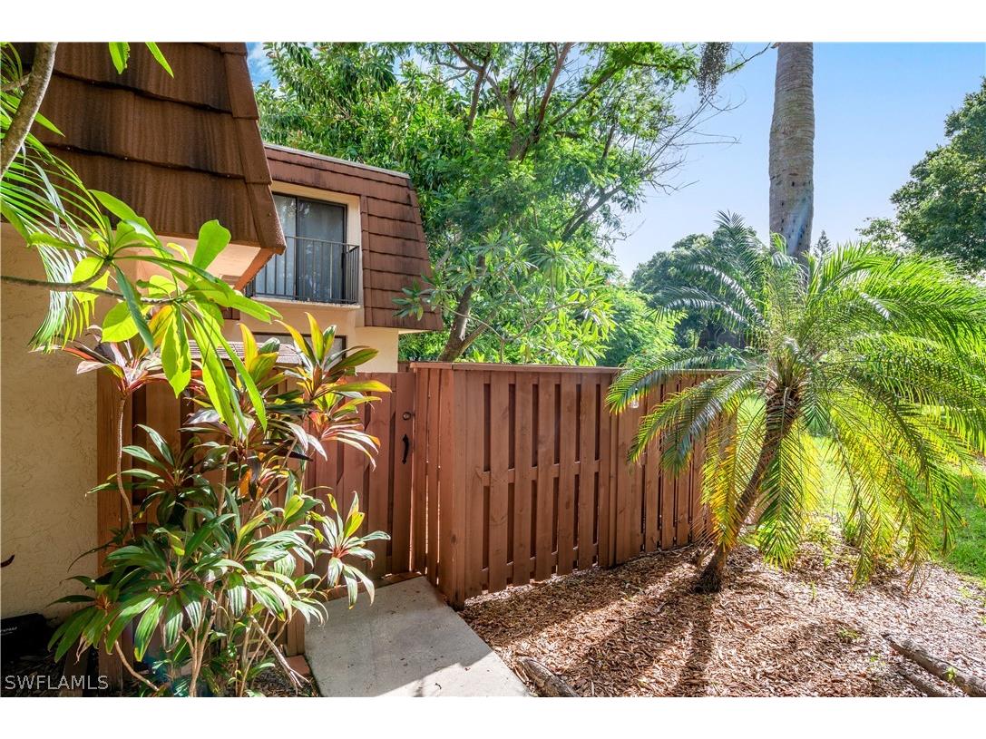 5211 Cedarbend Drive #3 Fort Myers FL 33919 222057099 image1