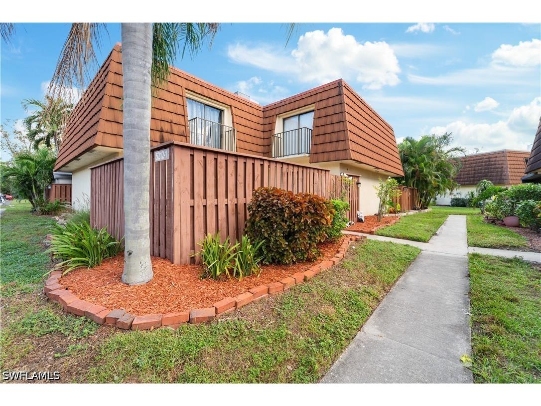5212 Cedarbend Drive #1 Fort Myers FL 33919 226018261 image1