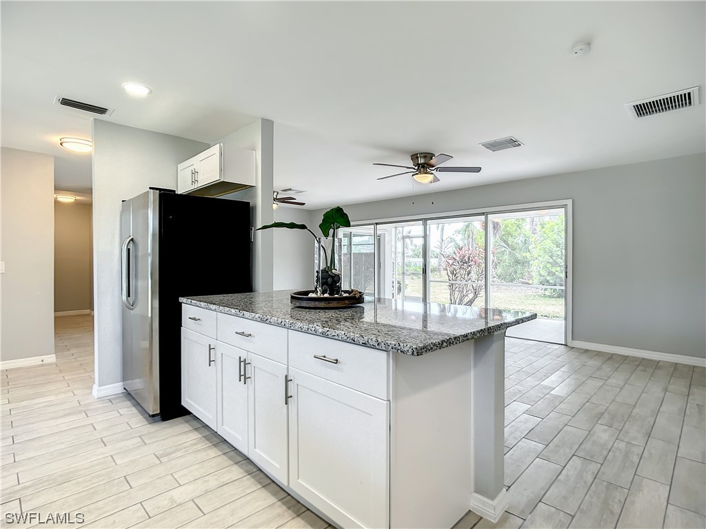 5213 Elm Court Cape Coral FL 33904 223038106 image1