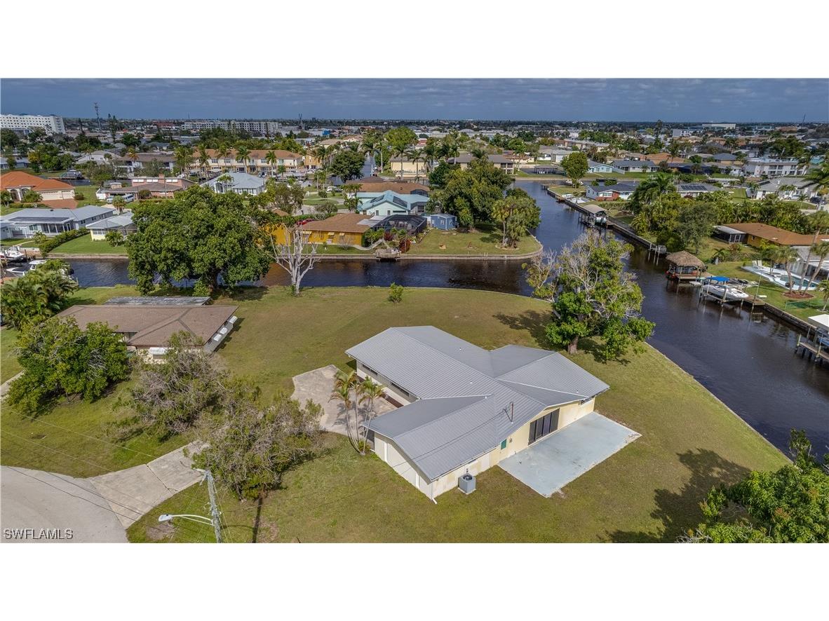 5213 Versailles Court Cape Coral FL 33904 223083238 image1