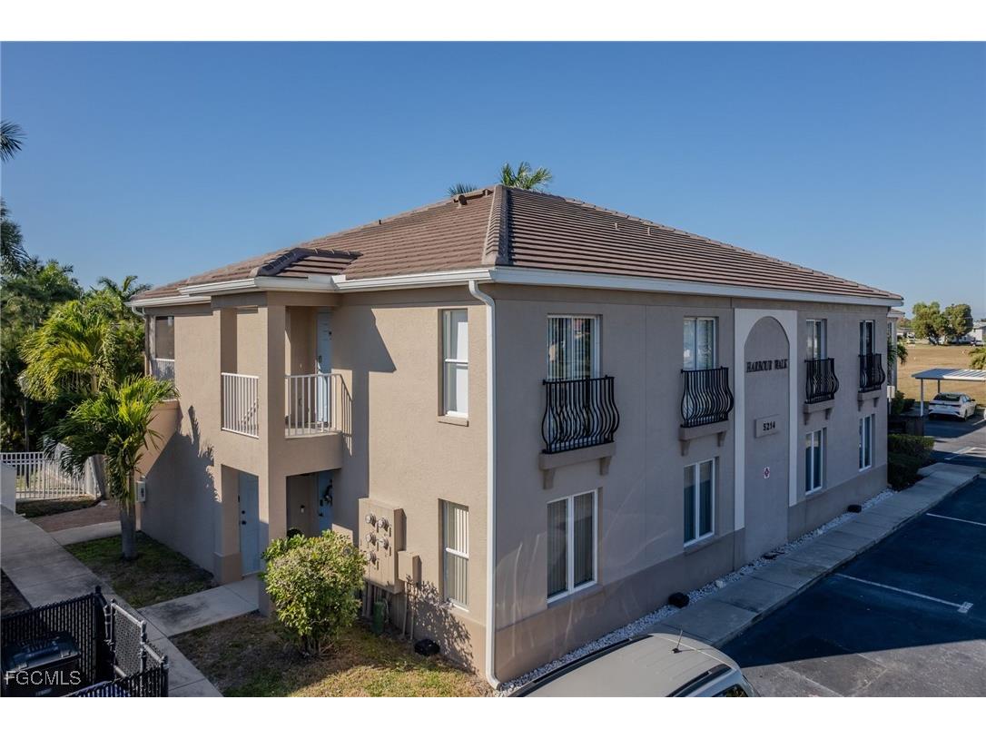 5214 Chiquita Boulevard S #202B Cape Coral FL 33914 2025026050 image1