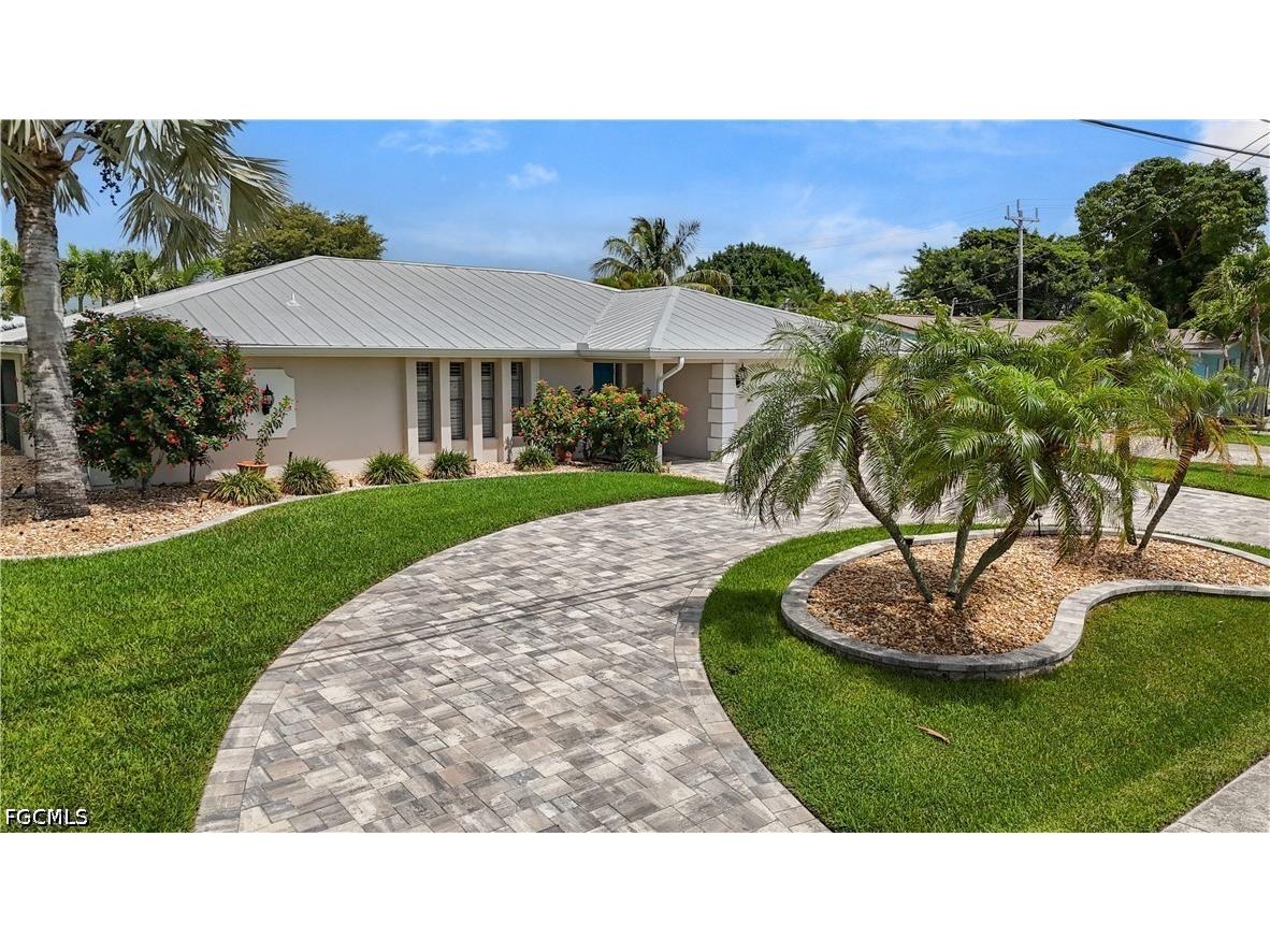 5215 Pelican Boulevard Cape Coral FL 33914 2026023410 image1