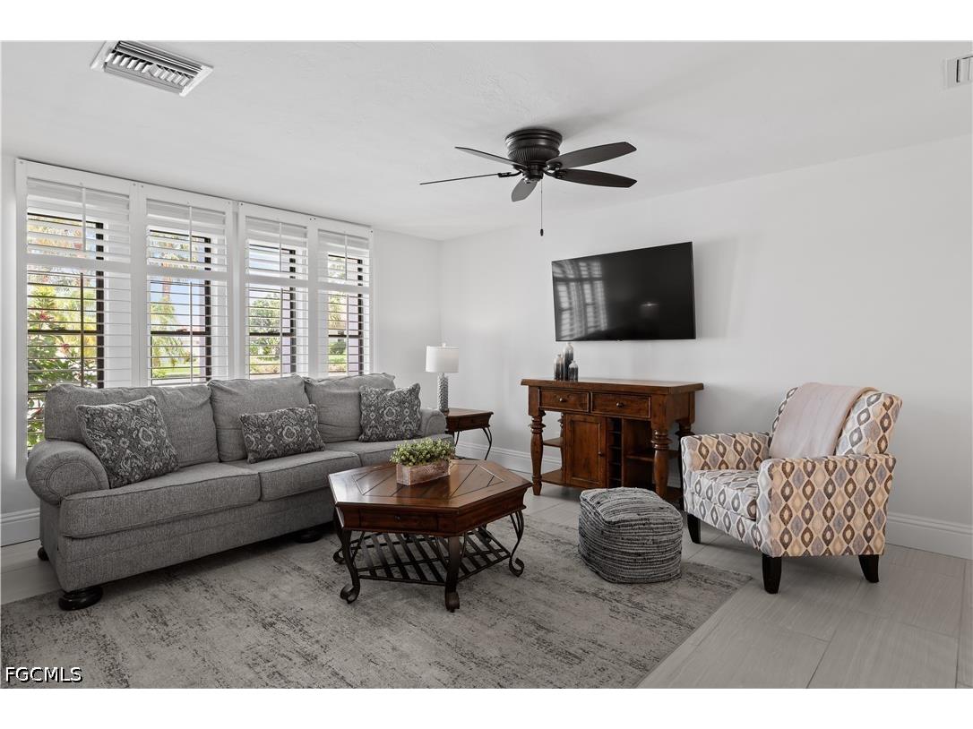 5215 Pelican Boulevard Cape Coral FL 33914 2026023410 image10