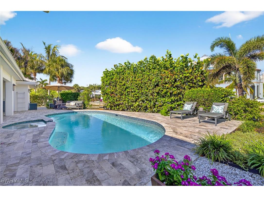 5215 Seashell Avenue Naples FL 34103 225063659 image10