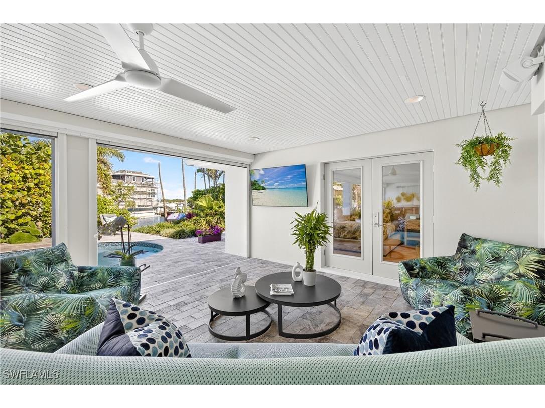 5215 Seashell Avenue Naples FL 34103 225063659 image2