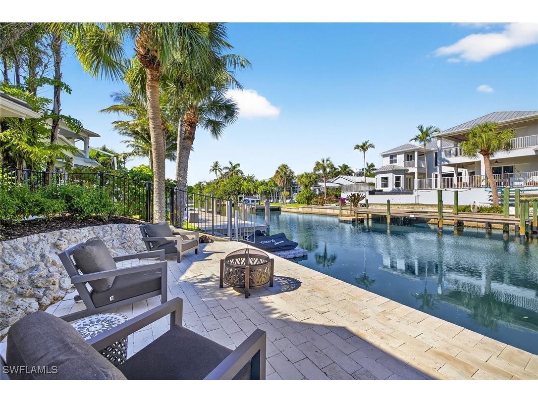 5215 Seashell Avenue Naples FL 34103 225063659 image3