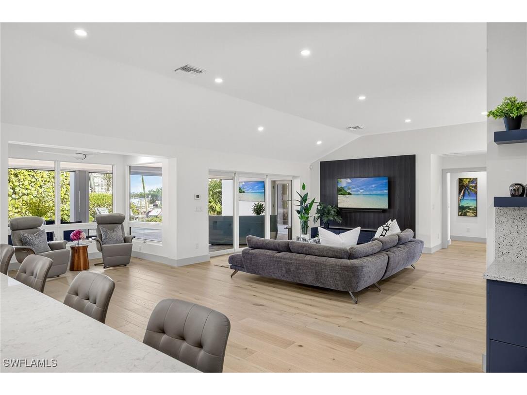 5215 Seashell Avenue Naples FL 34103 225063659 image4