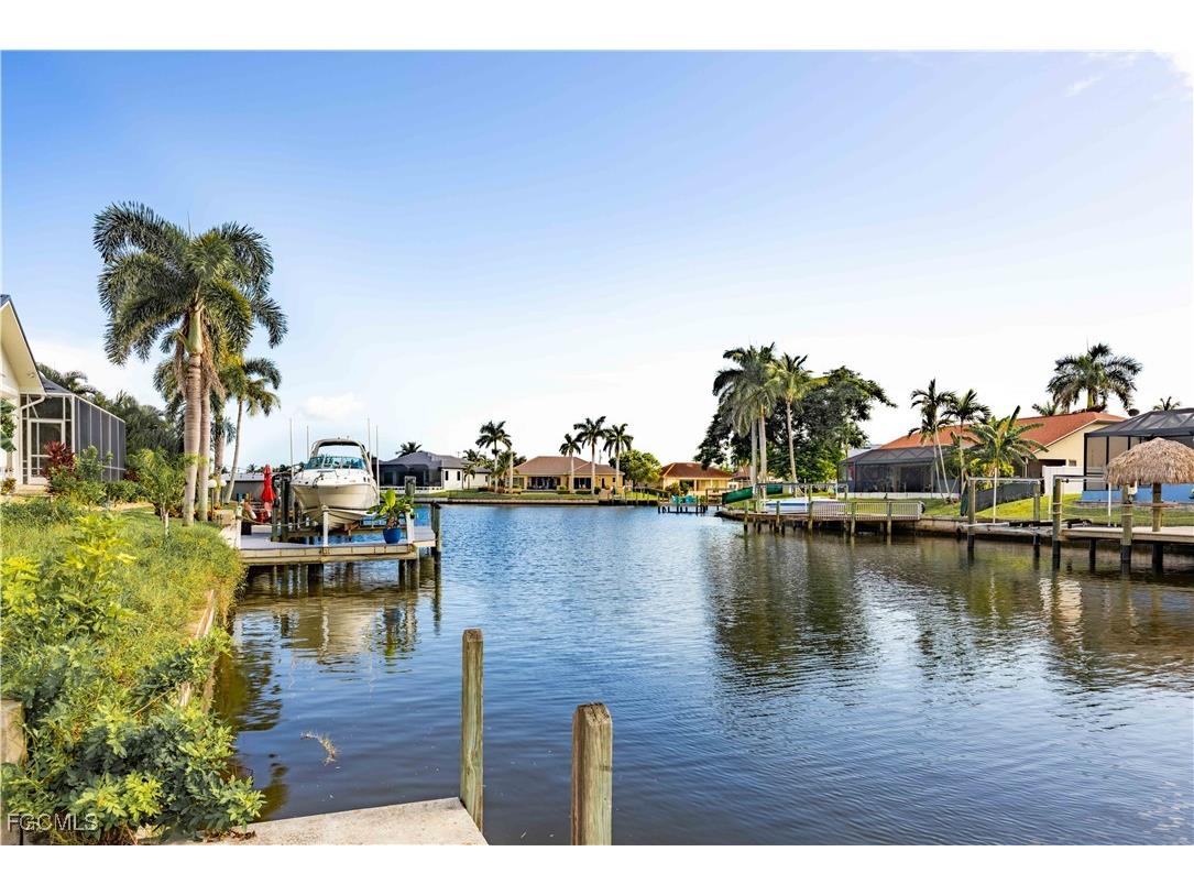 5216 SW 22nd Place Cape Coral FL 33914 2025004764 image2