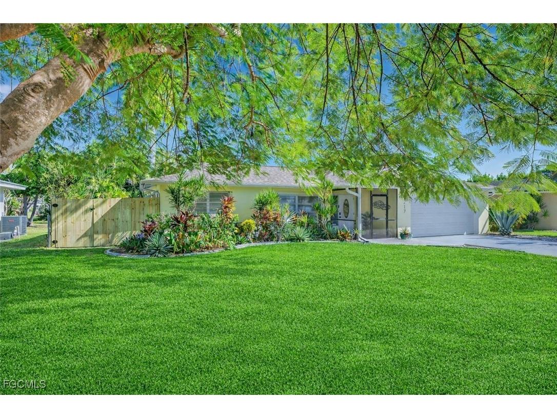 5217 Elm Court Cape Coral FL 33904 2025021540 image2