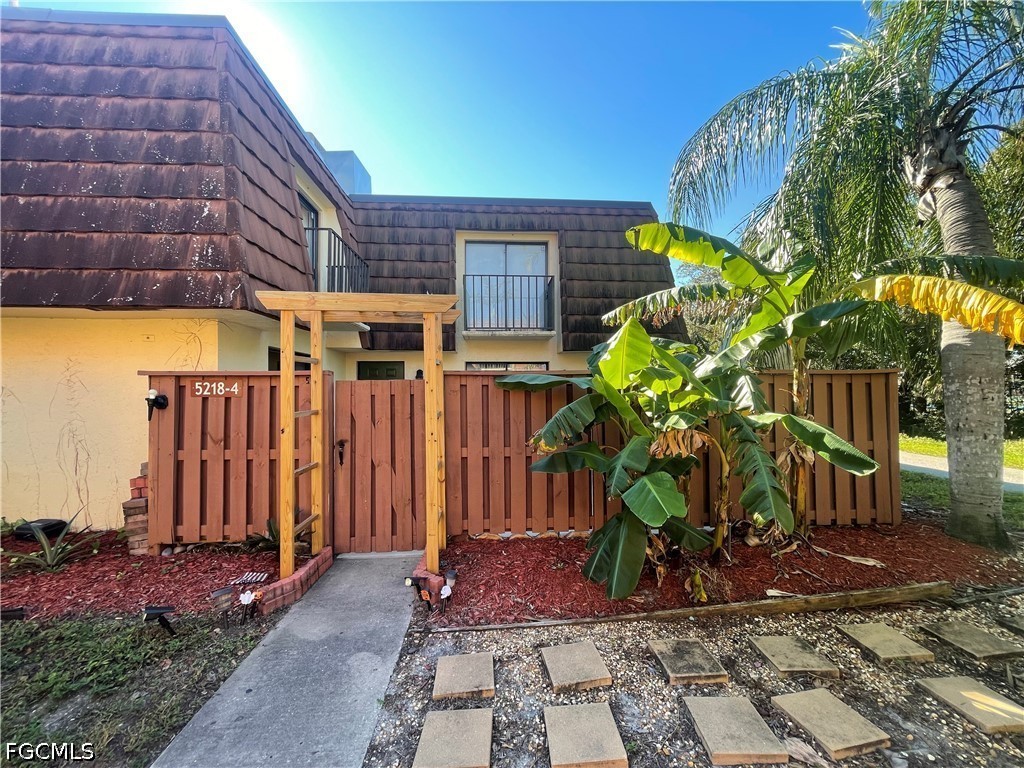 5218 Cedarbend Drive #4 Fort Myers FL 33919 2026022064 image1