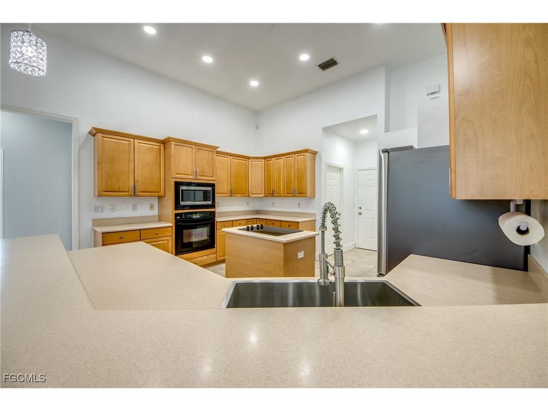 5219 SW 11th Place Cape Coral FL 33914 2025026156 image12