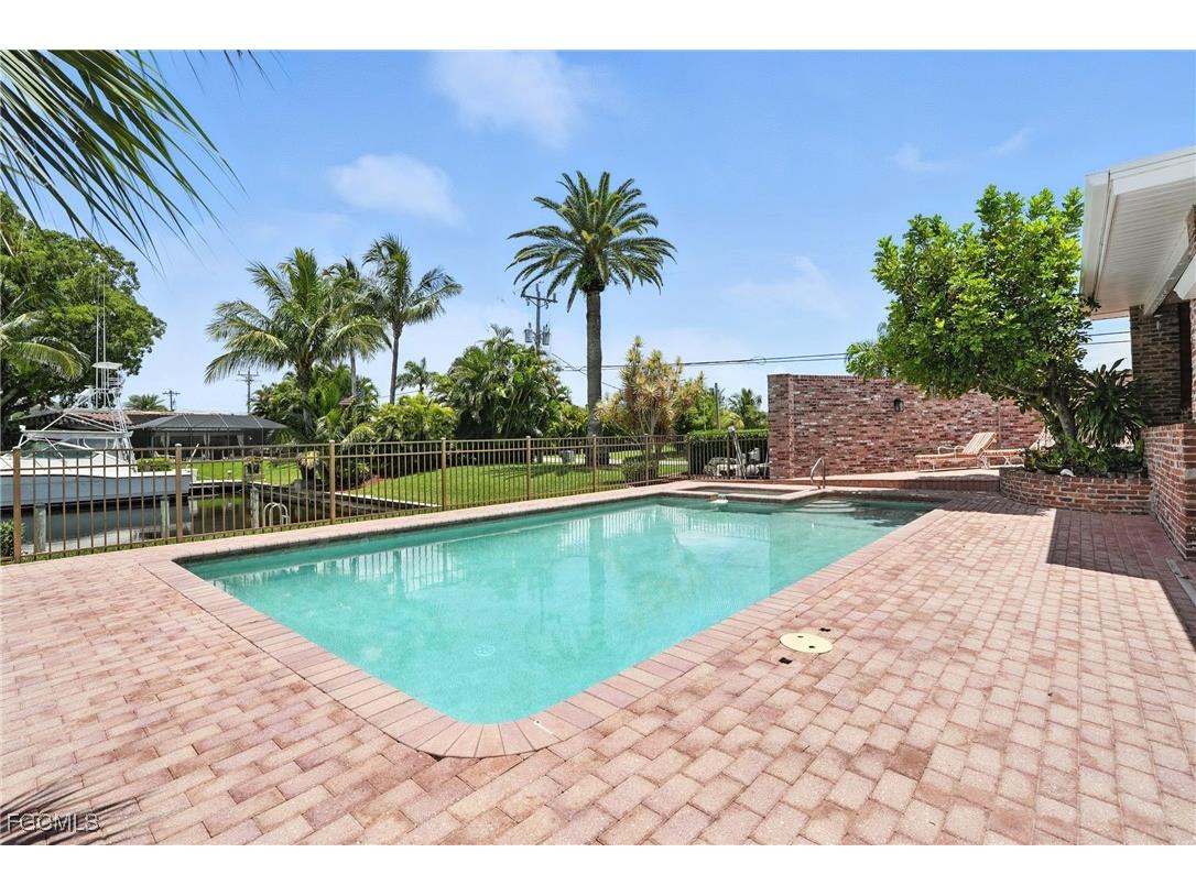 5219 SW 2nd Place Cape Coral FL 33914 2025018317 image41